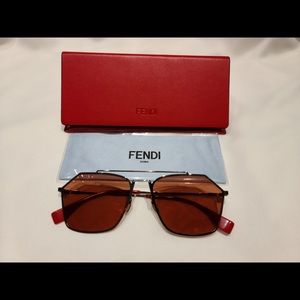 New without tags FENDI SUNGLASSES